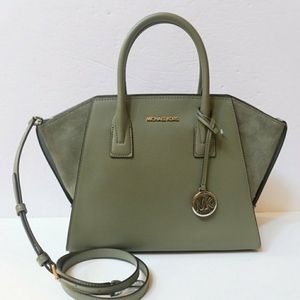 NEW Michael Kors Avril LG. Crossbody Purse